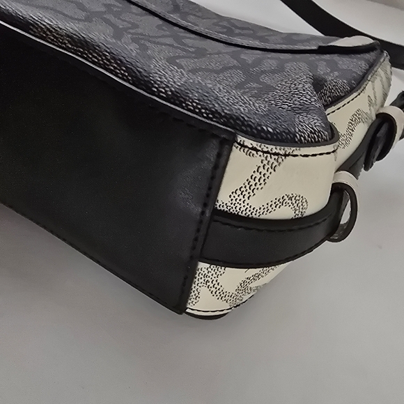 TOUS Medium Black and White Kaos Icon Crossbody bag - Picture 14 of 17